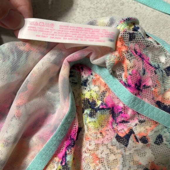 PINK Victoria’s Secret Lace Bralette - Picture 5 of 5